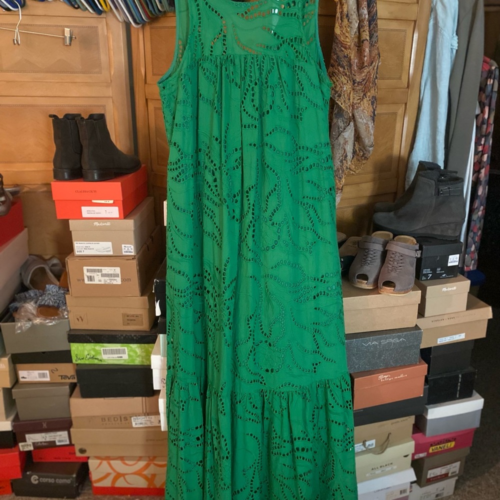 Anthropologie maxi with straight neck and back ties at back. Pockets!